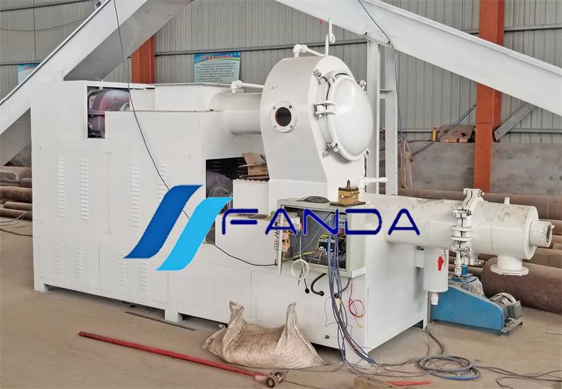 Vacuum plodder.jpg Vacuum plodder.jpg